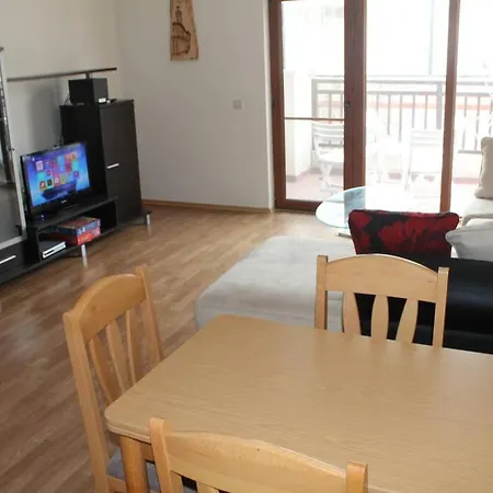 2 Bedroom Apartment At 4 Star Vineyards Spa Resort Apartman Burgasz